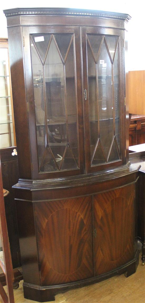 Standing corner display cabinet